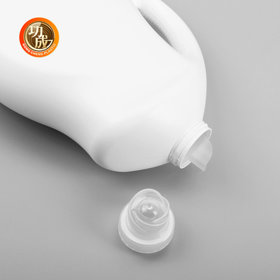 Bezpłatna butelka z czyszczącym środkiem 500 ml