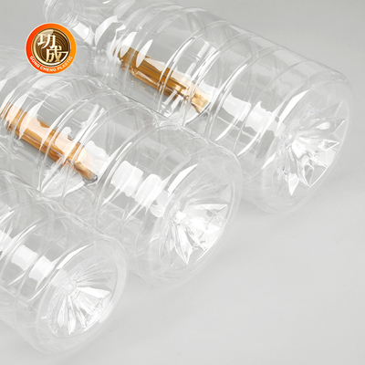 Plastikowe butelki z przyprawami o właściwościach spożywczych